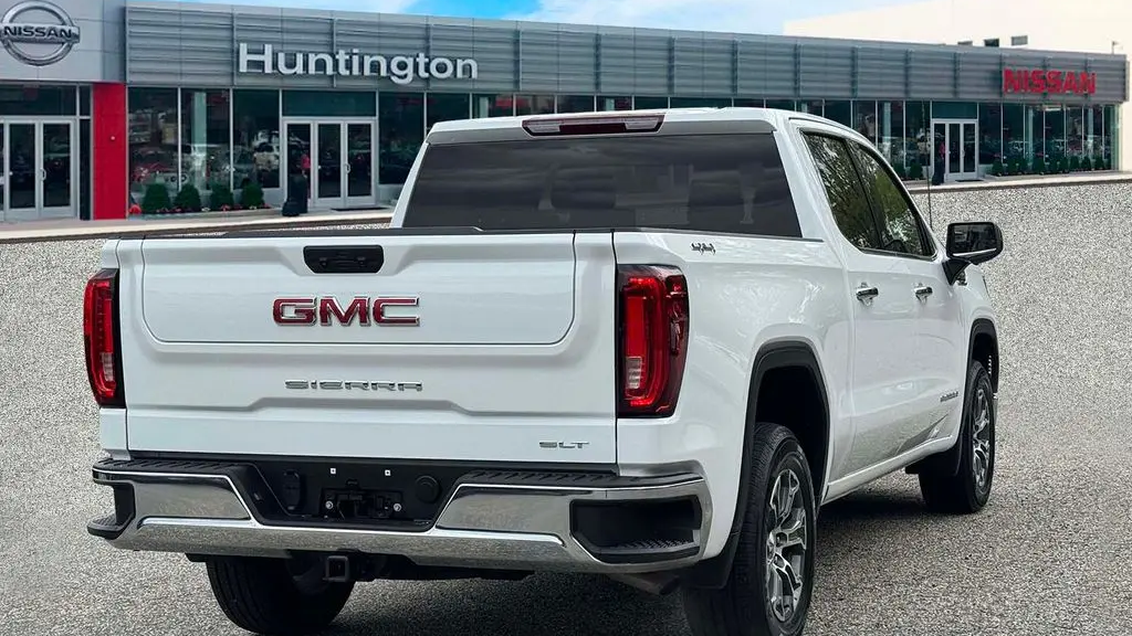 2025 GMC Sierra 1500 SLT
