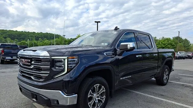 2025 GMC Sierra 1500 SLT