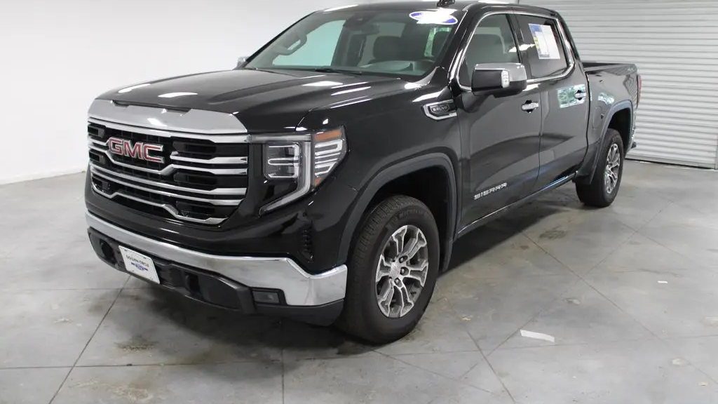 2024 GMC Sierra 1500 SLT