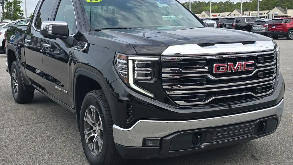 2025 GMC Sierra 1500 SLT