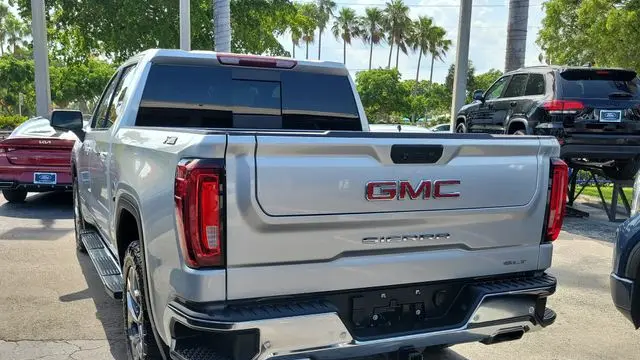 2022 GMC Sierra 1500 SLT