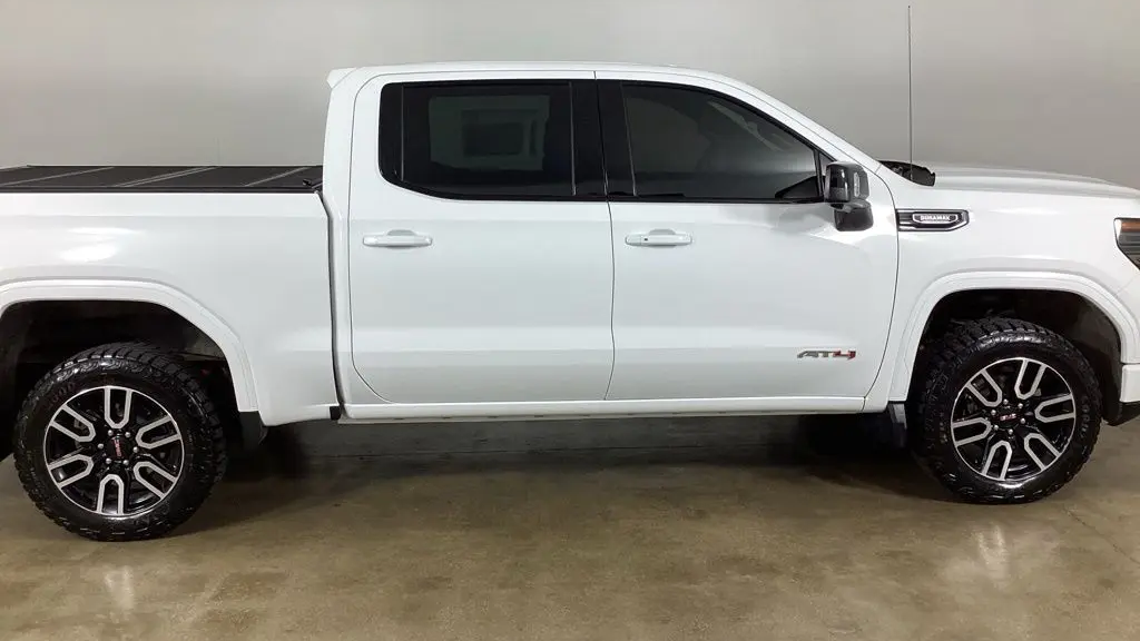 2025 GMC Sierra 1500 AT4