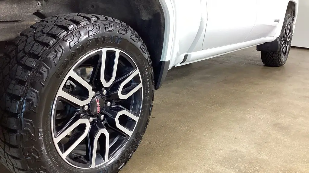 2025 GMC Sierra 1500 AT4