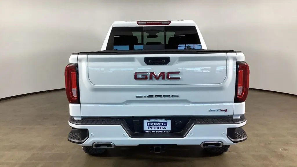2025 GMC Sierra 1500 AT4