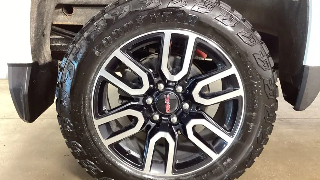2025 GMC Sierra 1500 AT4