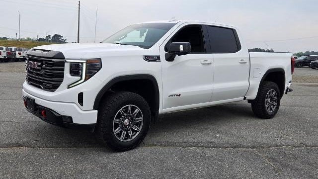 2025 GMC Sierra 1500 AT4