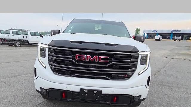 2025 GMC Sierra 1500 AT4