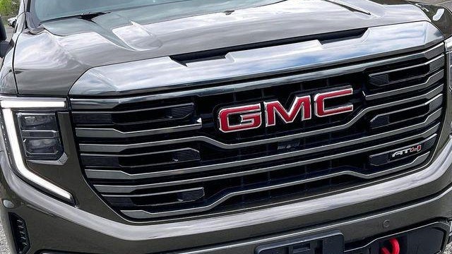 2023 GMC Sierra 1500 AT4