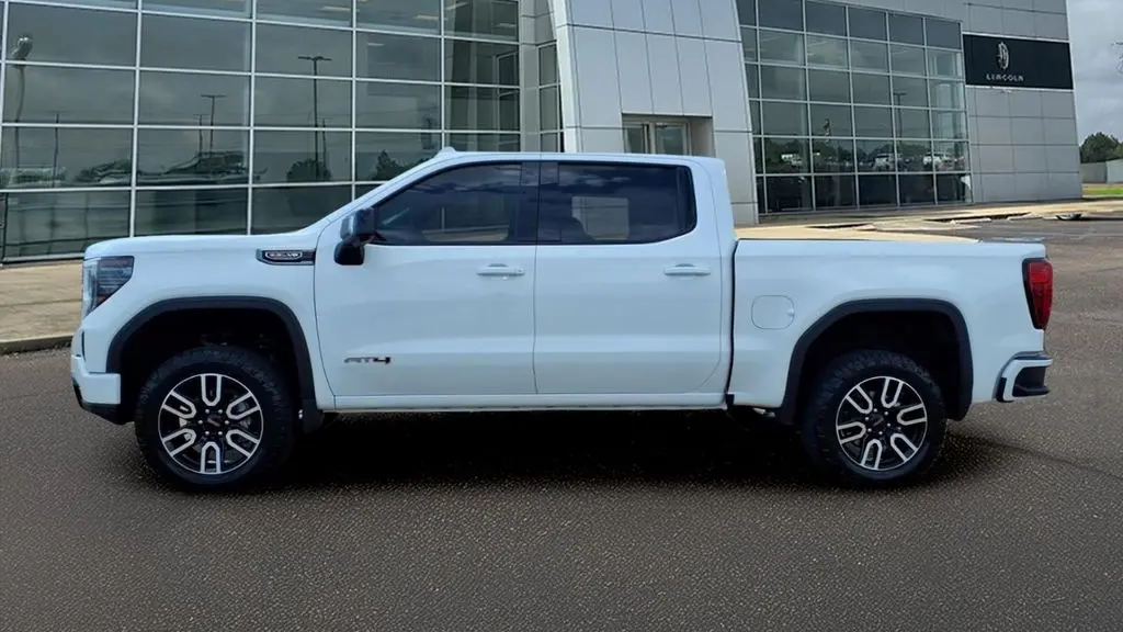 2025 GMC Sierra 1500 AT4