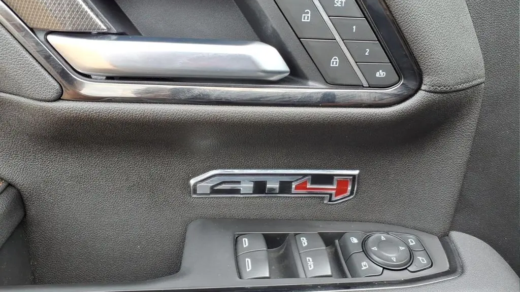 2025 GMC Sierra 1500 AT4