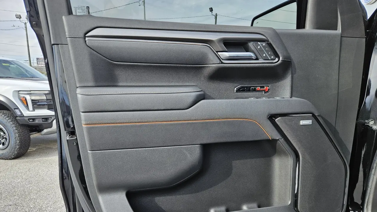 2025 GMC Sierra 1500 AT4