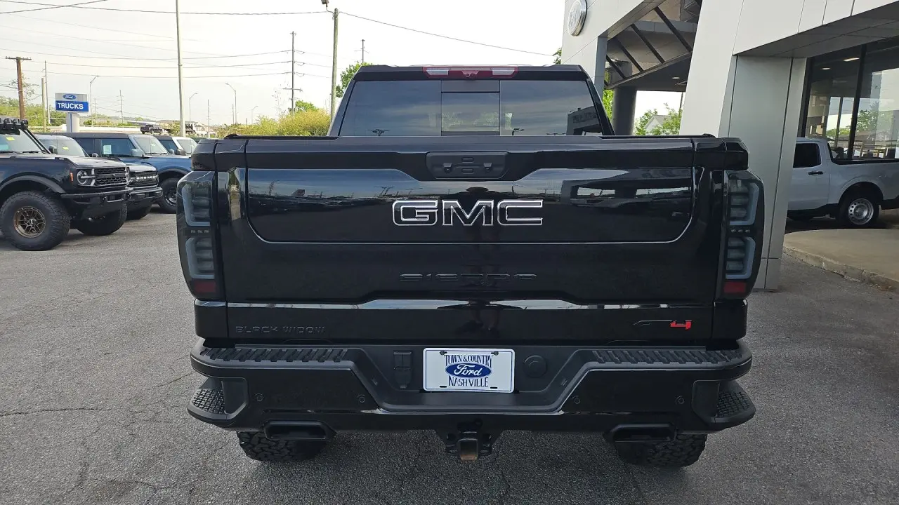 2025 GMC Sierra 1500 AT4