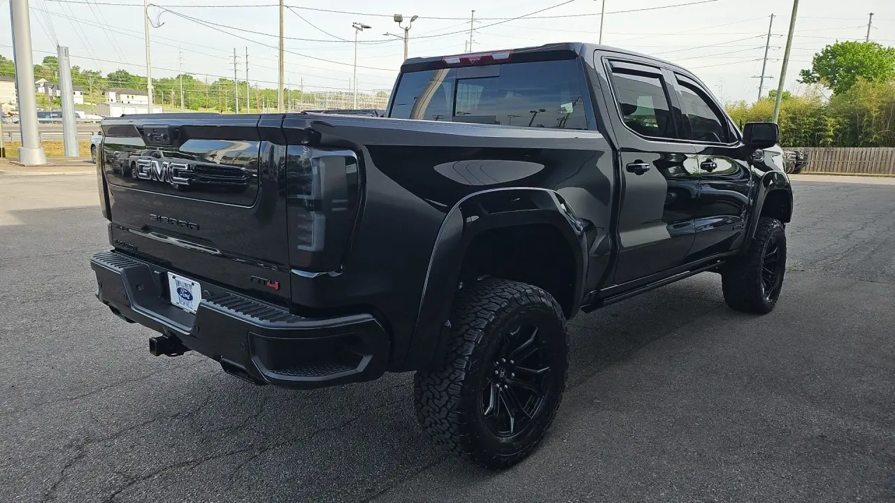 2025 GMC Sierra 1500 AT4