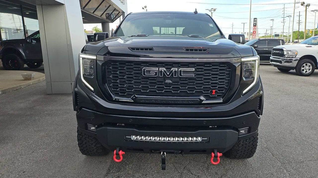 2025 GMC Sierra 1500 AT4