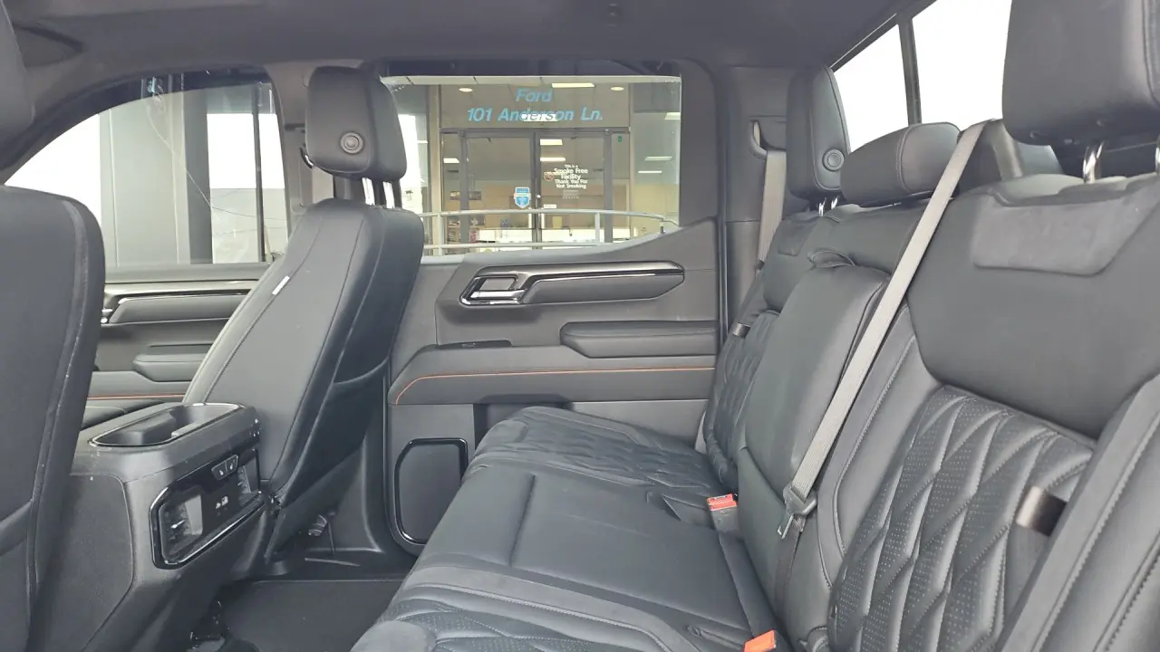 2025 GMC Sierra 1500 AT4