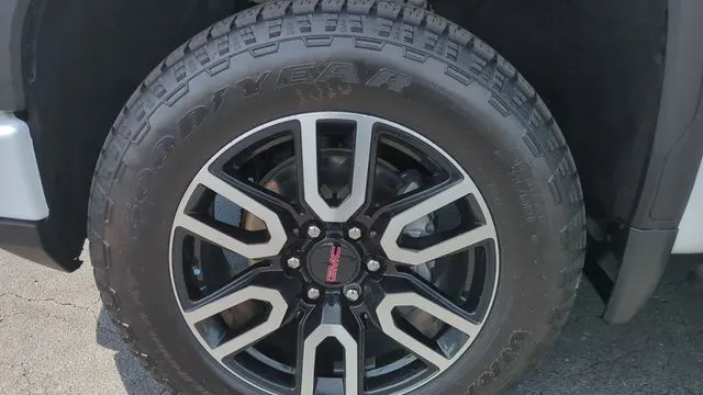 2025 GMC Sierra 1500 AT4