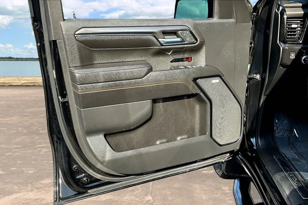 2023 GMC Sierra - $49,998