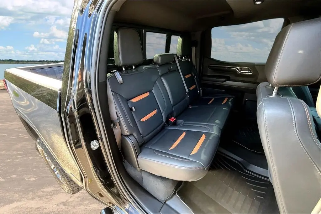 2023 GMC Sierra - $49,998