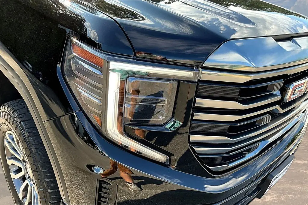 2023 GMC Sierra - $49,998