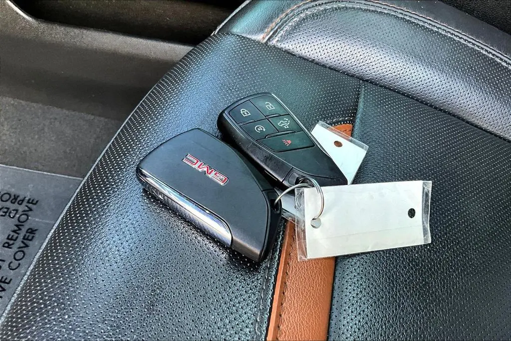 2023 GMC Sierra - $49,998