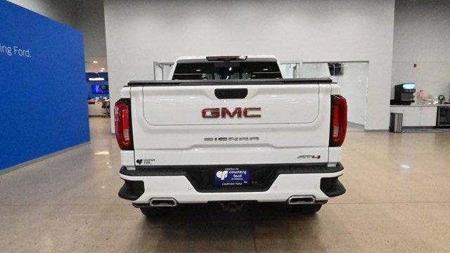 2022 GMC Sierra 1500 AT4