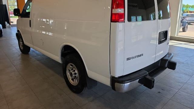 2023 GMC Savana 2500