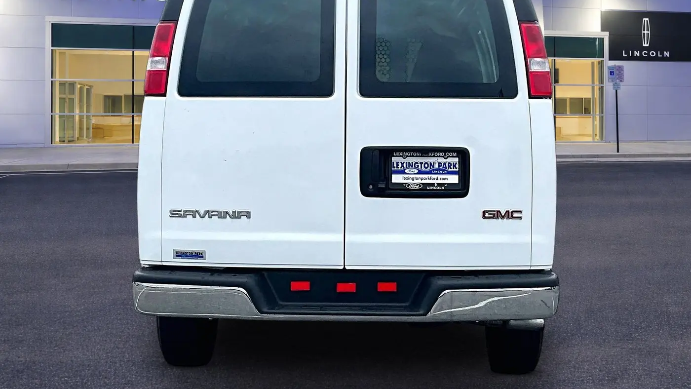 2023 GMC Savana 2500