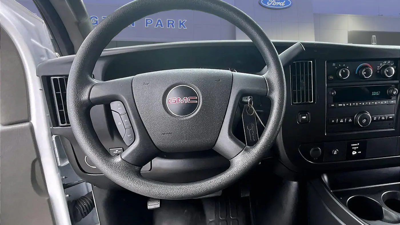 2023 GMC Savana 2500