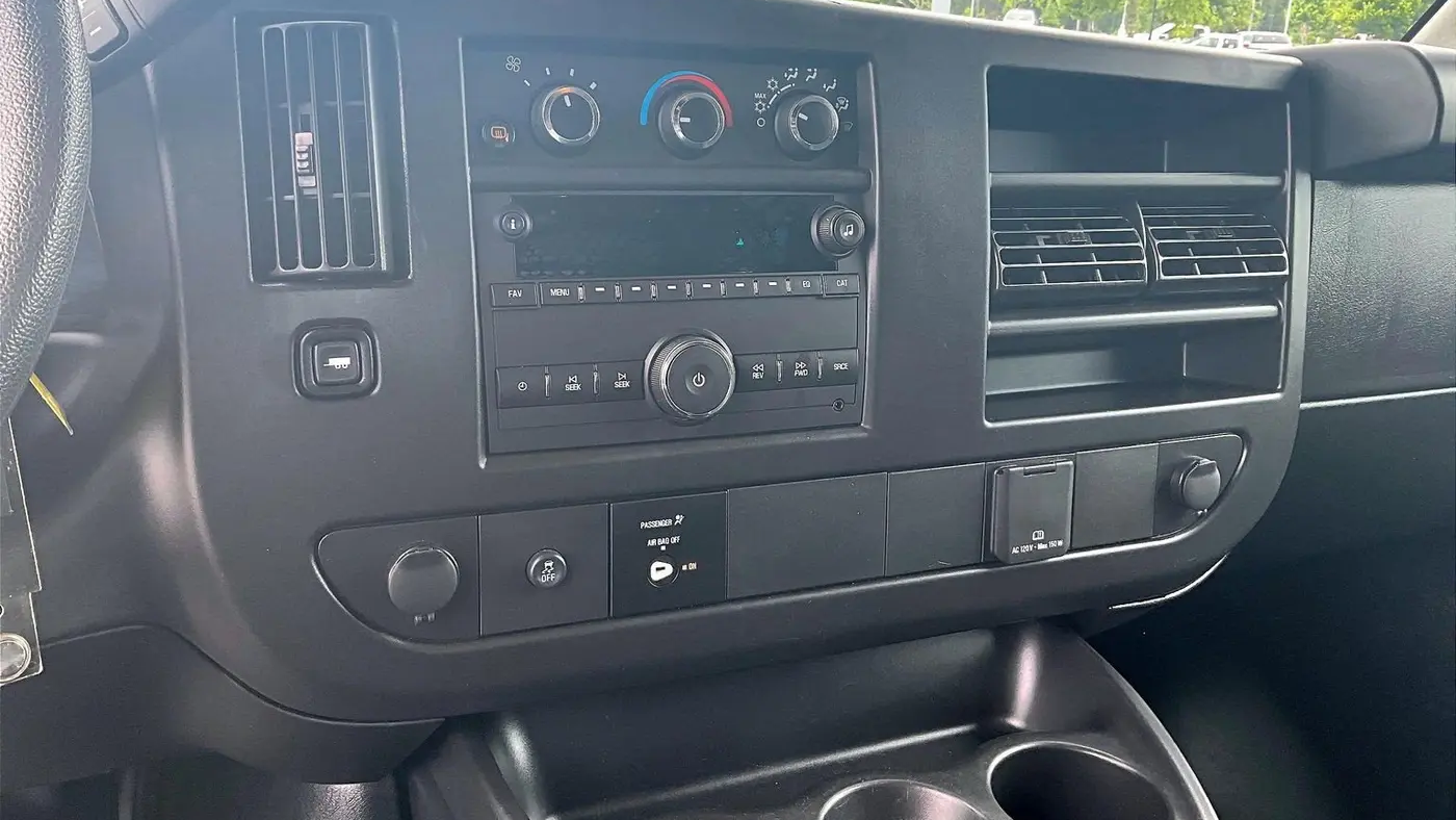 2023 GMC Savana 2500