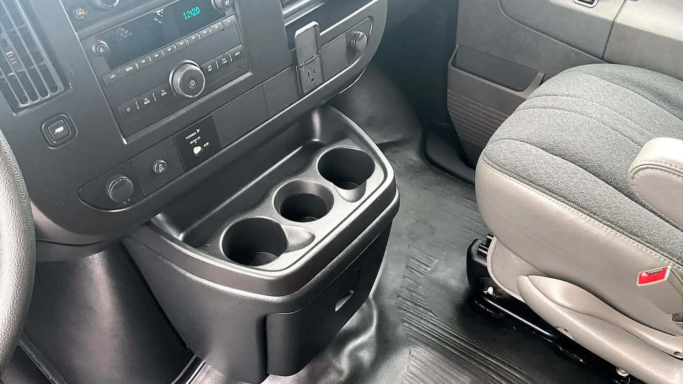 2023 GMC Savana 2500
