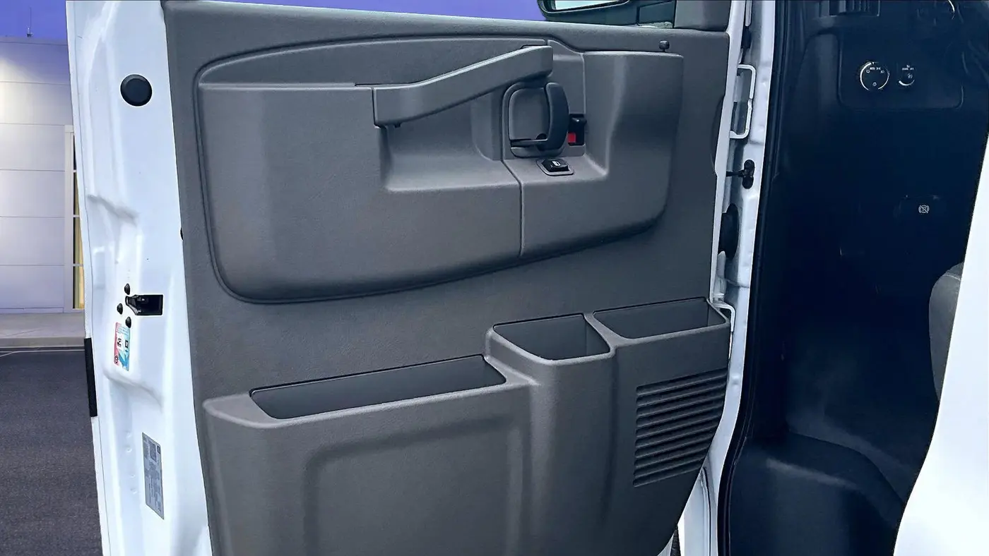 2023 GMC Savana 2500