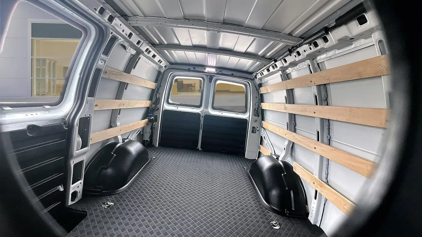 2023 GMC Savana 2500