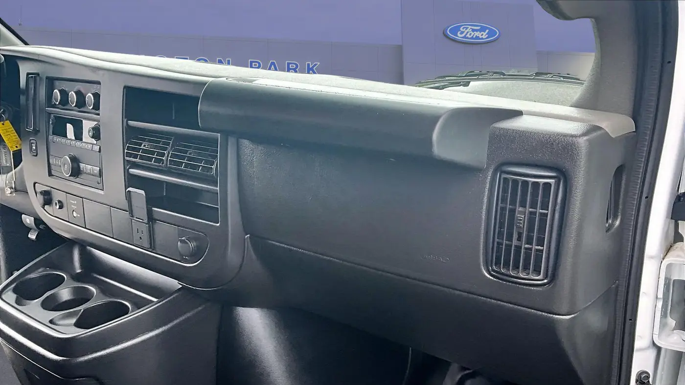 2023 GMC Savana 2500