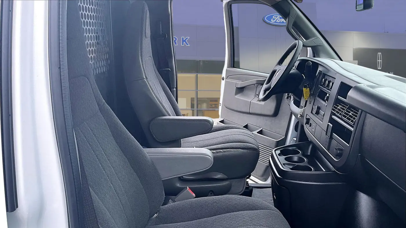 2023 GMC Savana 2500