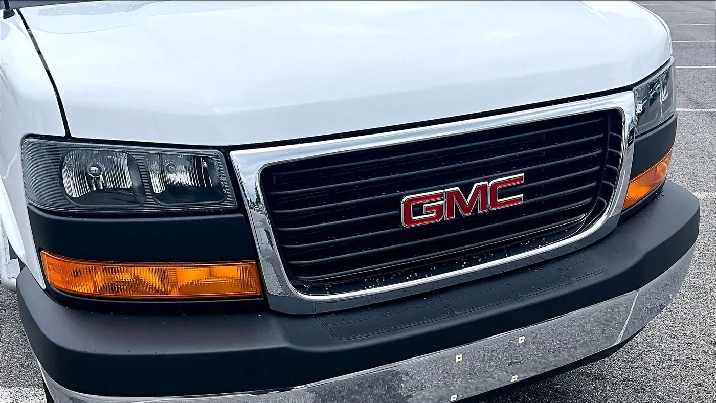 2023 GMC Savana 2500