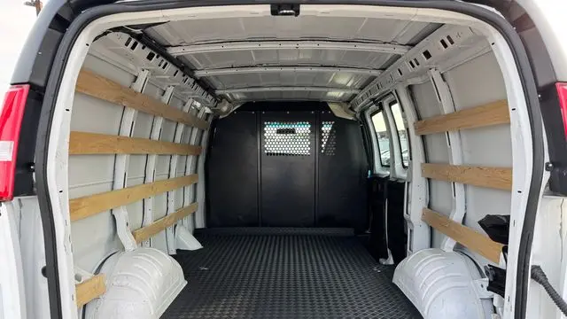 2025 GMC Savana 2500