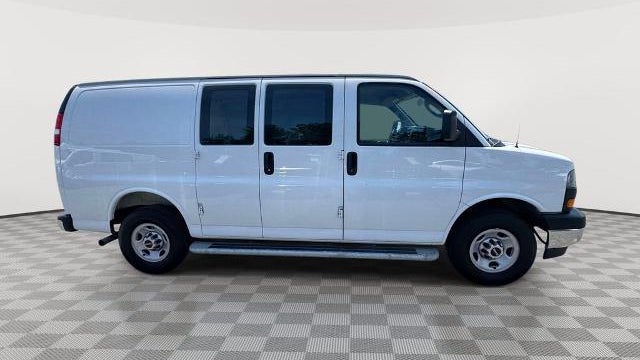 2025 GMC Savana 2500
