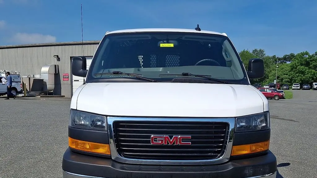2025 GMC Savana 2500