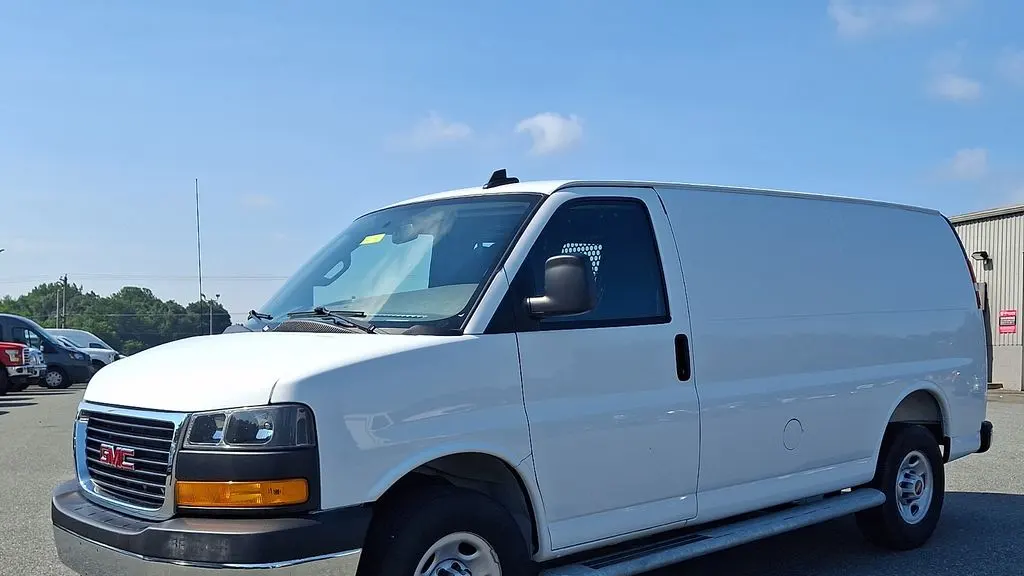 2025 GMC Savana 2500