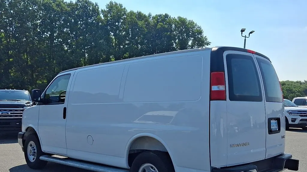 2025 GMC Savana 2500