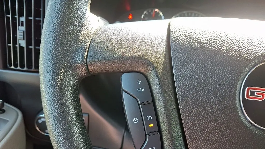 2025 GMC Savana 2500