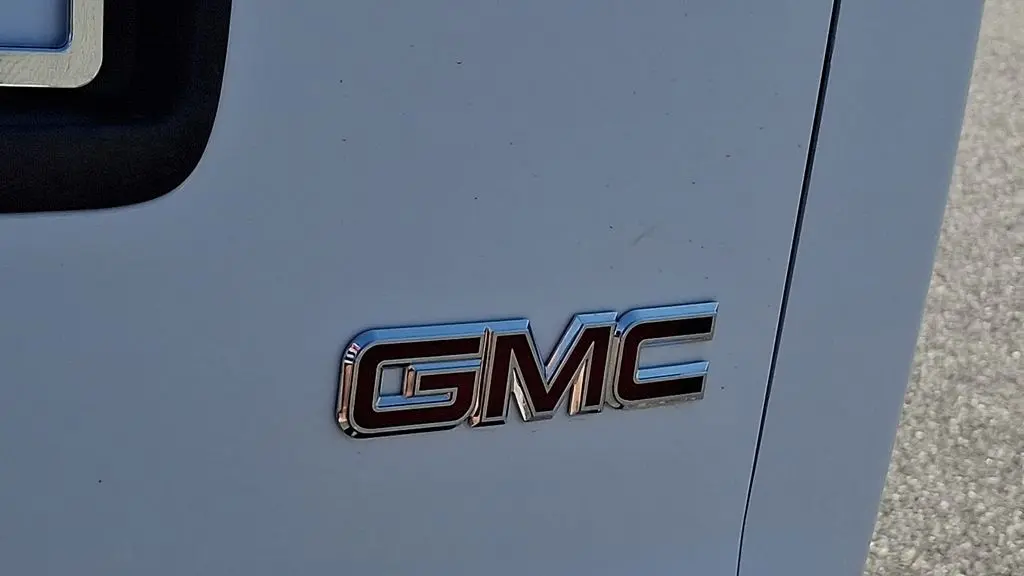 2025 GMC Savana 2500