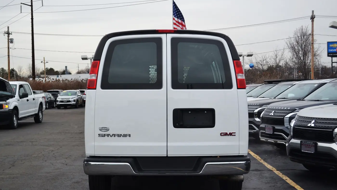 2024 GMC Savana 2500