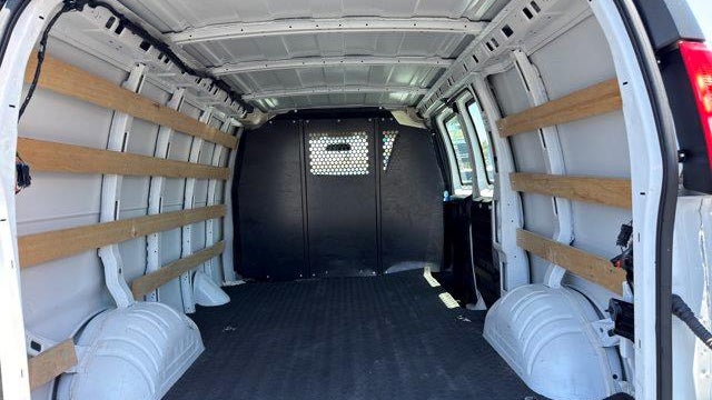 2024 GMC Savana 2500