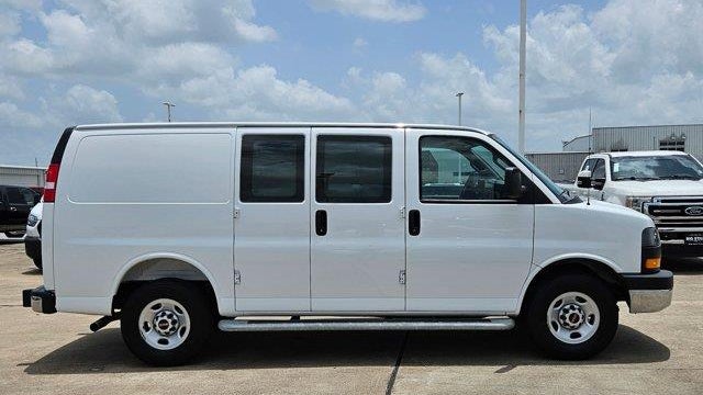 2025 GMC Savana 2500