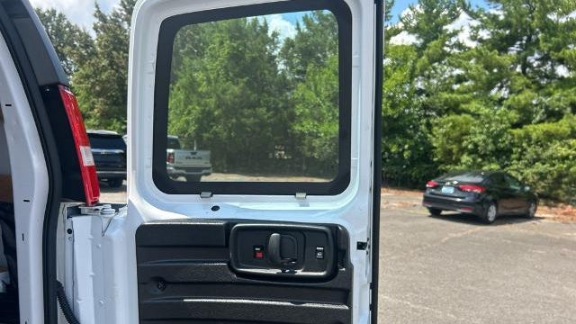 2025 GMC Savana 2500