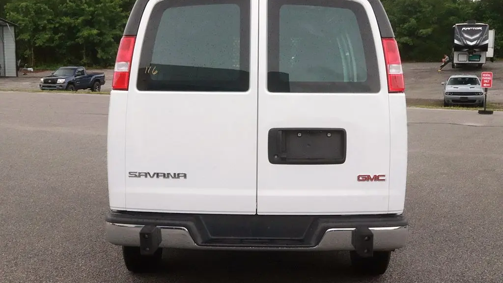 2025 GMC Savana 2500