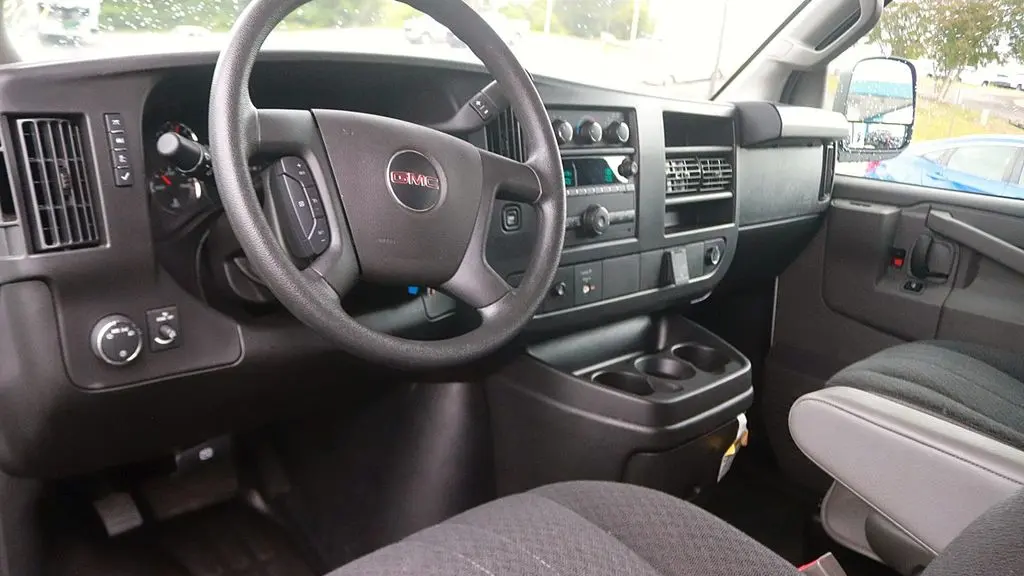 2025 GMC Savana 2500