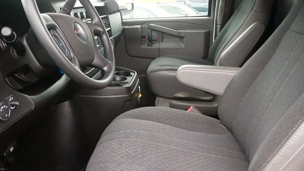 2025 GMC Savana 2500