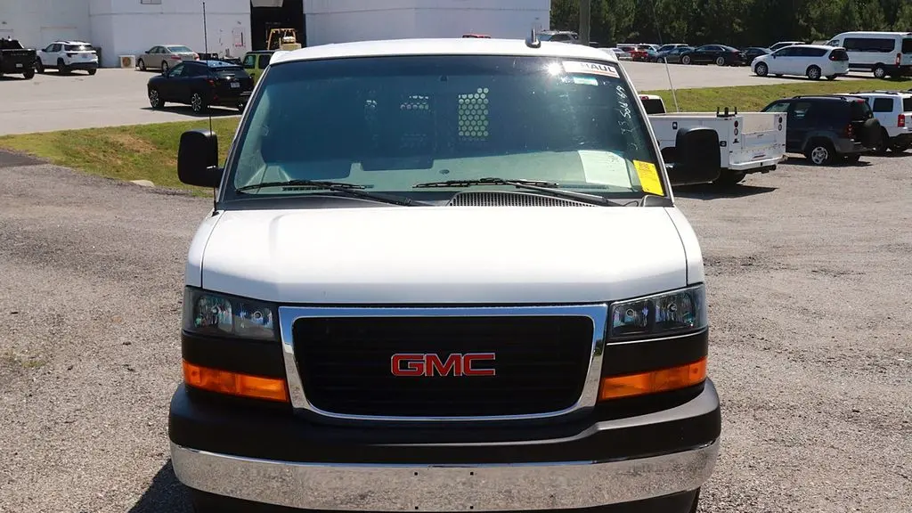 2025 GMC Savana 2500